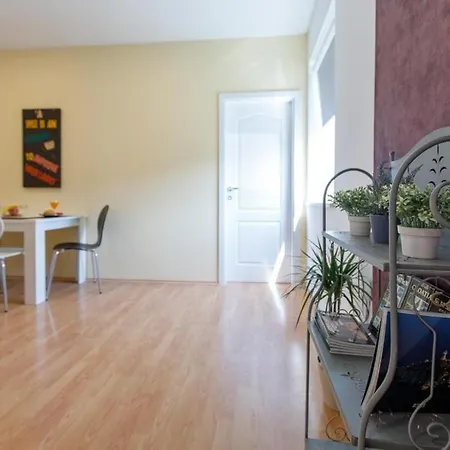 Midnight City - One Bedroom With Balcony شقة